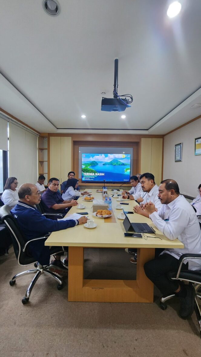 
					Nuklir Jawaban Listrik Indonesia Timur Termasuk Maluku