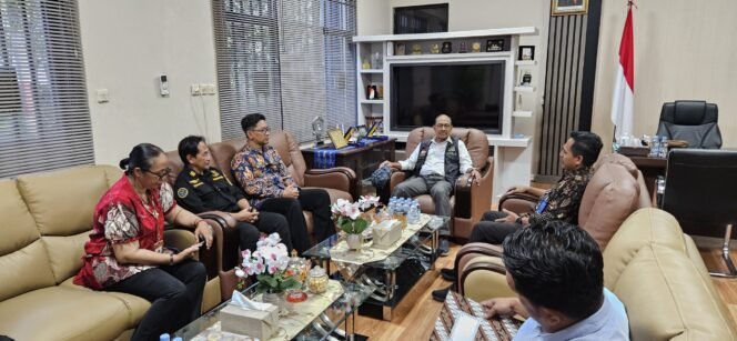 Letjen TNI (Purn) Nono Sampono rapat bersama Kepala PPN Ambon dan jajaran di Ruang Kepala PPN Ambon, Jumat 25 Juli 2025