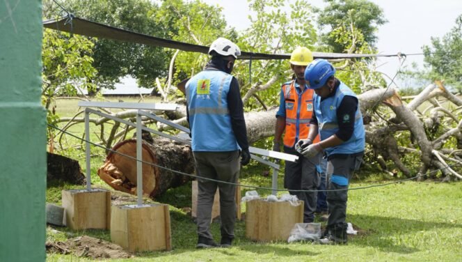 SuperSUN PLN Terangi Sekolah Terpencil Halmahera