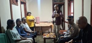 Nono Sampono Bantu Renovasi Rumah Anak Yatim Piatu di Desa Amahusu
