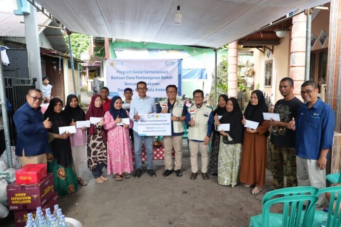 Delapan KK Korban Kebakaran Gang Banjo Dapat Bantuan PLN