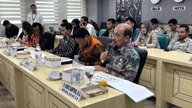 
					Potensi Kopra Putih, Nono Sampono Dorong Petani Maluku Garap Pasar Baru