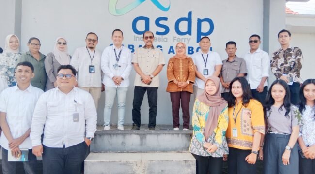 Foto Bersama Anggota DPD RI, DR. Nono Sampono dan jajaran manajemen ASDP Cabang Ambon, Jumat 13 Februari 2026