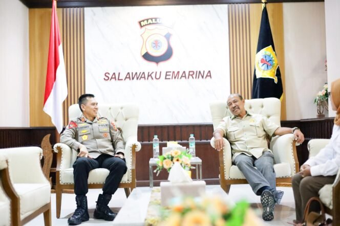 
Dikunjungi Anggota DPD RI, Kapolda Maluku Ungkap Personel Polda Terus Menyusut