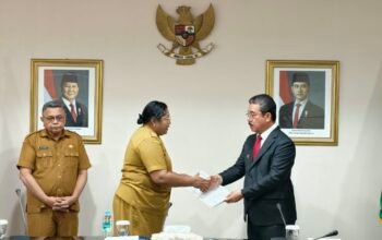 Lewerissa Tantang Kepala Sekolah Buktikan Kinerja 100 Hari