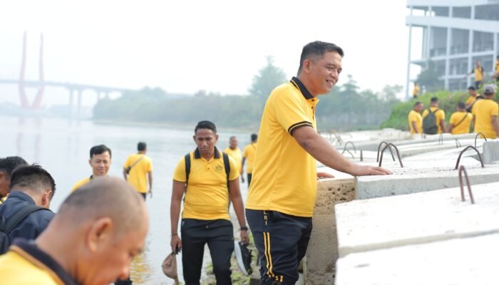 Polda Maluku Gerakkan Green Policing, Pesisir Tantui Jadi Titik Aksi