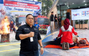 PLN UP3 Ambon Gandeng Damkar dan PMI Sosialisasi dan Simulasi Tanggap Darurat Kebakaran dan P3K